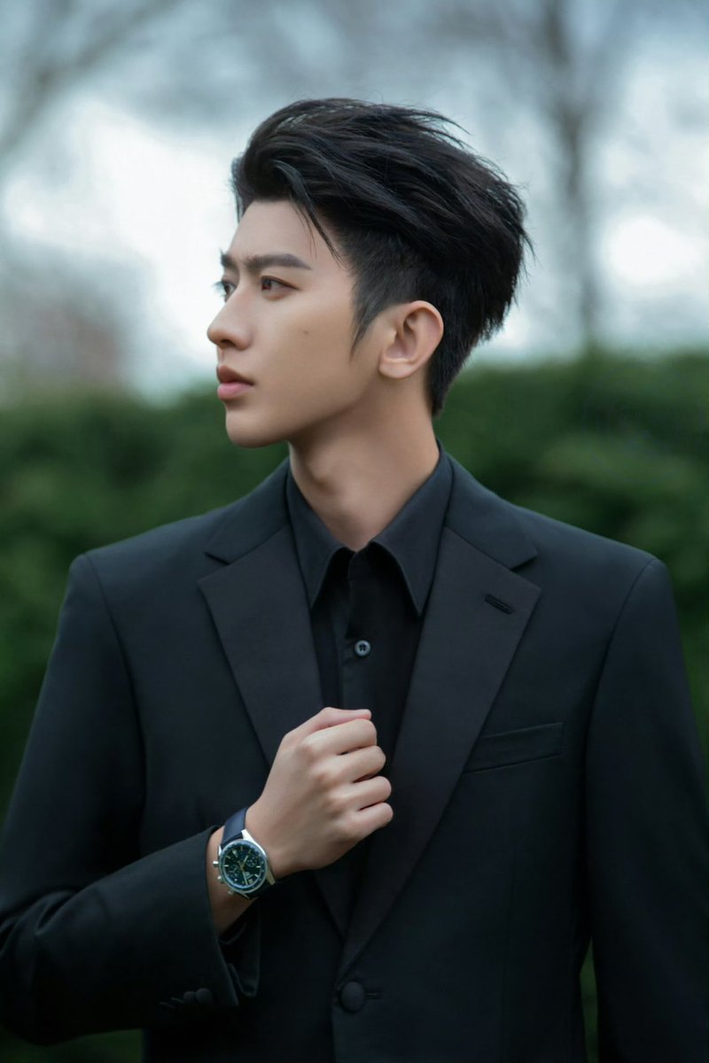 KUN carries a presence that is subtle yet impossible to ignore