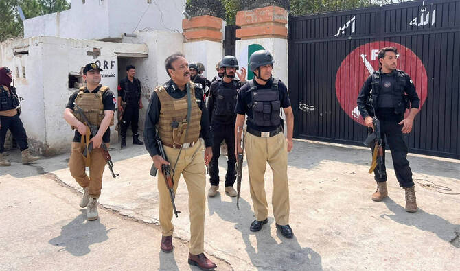 BaaghiTV's tweet image. Security Forces Intensify Operations Across KP, Balochistan; Five Militants Killed

#BaaghiTV #SecurityOperations #CounterTerrorism #KhyberPakhtunkhwa #Balochistan

en.baaghitv.com/security-force…