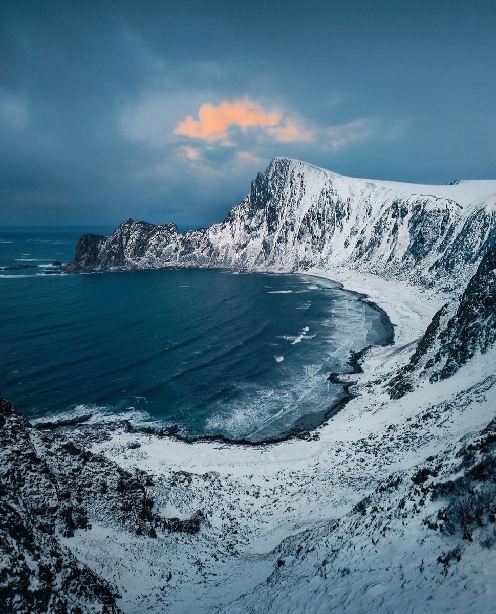 earthcurated's tweet image. Would you brave the cold for a beach like this?