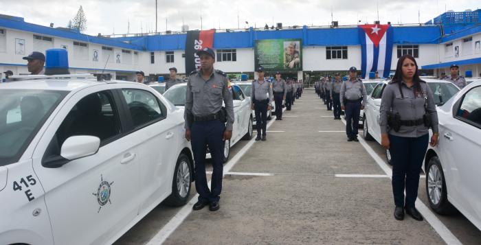 🇨🇺#FarCuba felicita a la policía más humana que existe.
A diferencia de otros cuerpos policiales en mundo, no tiene el nuestro las manchas morales de la represión o la tortura entre sus métodos.
#100AñosConFidel