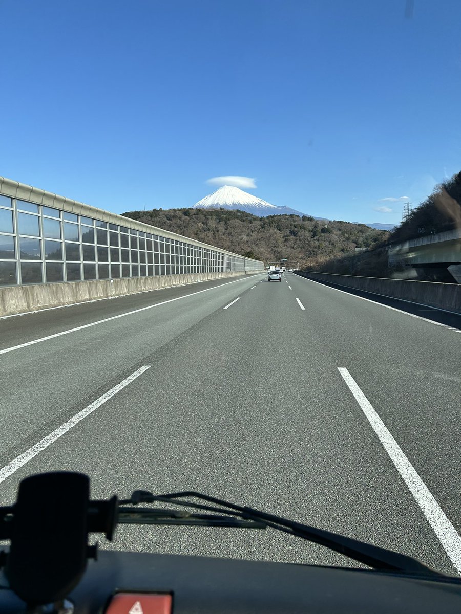 ae74racing's tweet photo. 行き道富士山綺麗だったな https://t.co/ypjv86XAhF