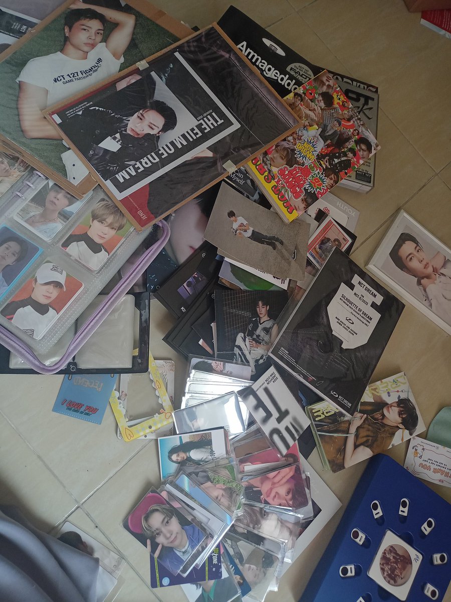 jyanif_'s tweet photo. bersih bersih barang kpop mau aku kurangin udah pensii koleksii bisa cek yaa
mostly zb1 dan nct johnny jeno si tapi member lain juga ada 
masih ada yang minat ga yaa

#wtb #wts #lfb #NCT #NCTDREAM #NCT127 #ZB1 #ZEROBASEONE #NCTZENと繋がりたい https://t.co/2ABCM2gZTr