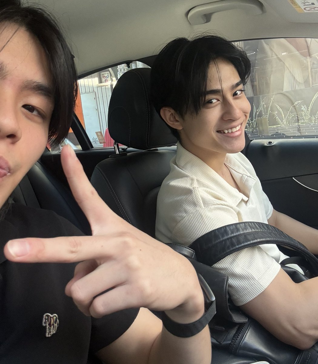 raonwuju's tweet image. can you                                  anything  
please                                                for
drive                                                 you
slowly?                                "princess."