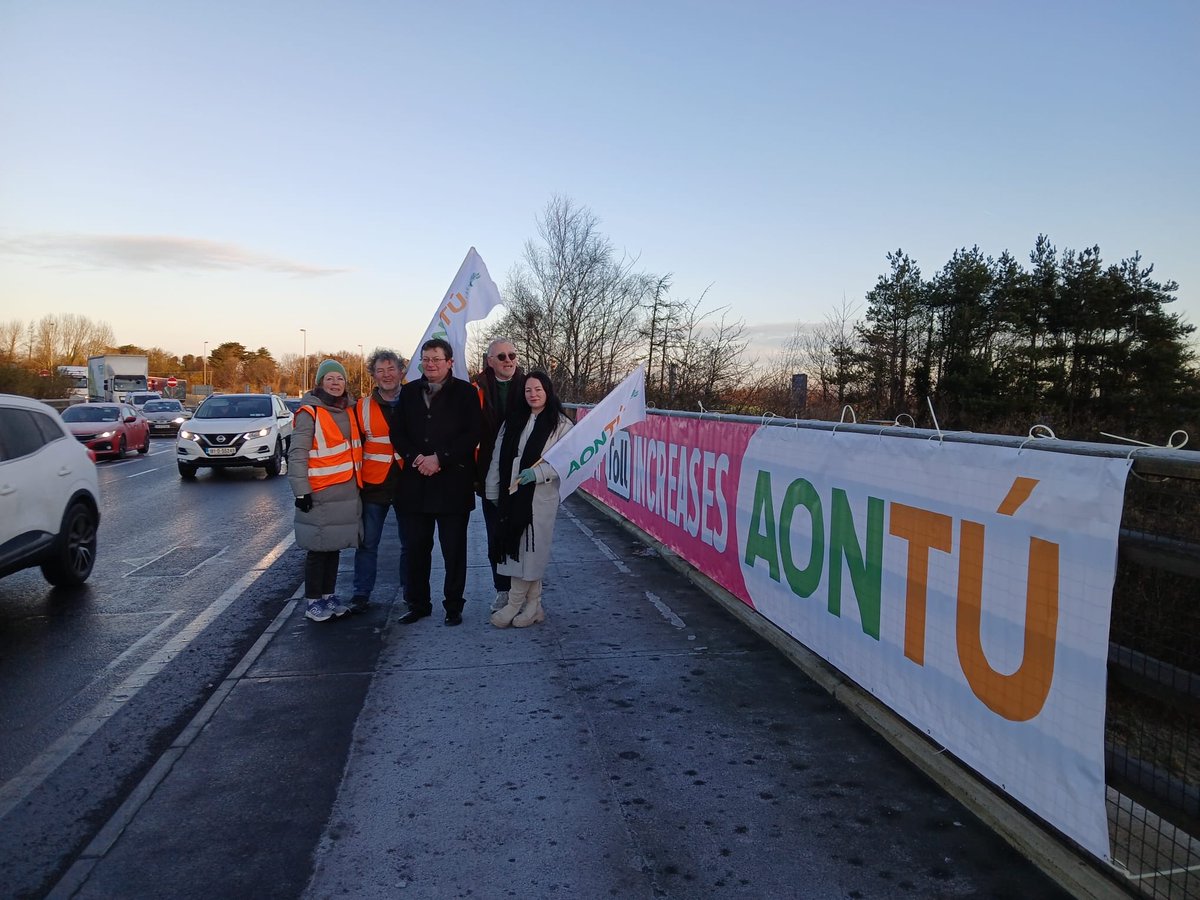 AontuDublin's tweet photo. Aontú Dublin local area reps Mairead Tóibín  @TobinMairead (Dun Laoghaire) Edward Mac Manus @edward_manus (Dublin North West) and Saoirse Ni Chonarain (Tallaght) protesting against the iniquities toll increases today.

#aontú https://t.co/t5mfmttQgR