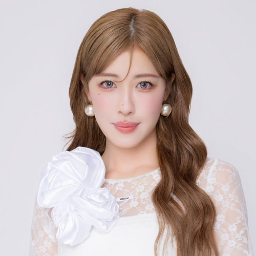 Miyabi Natsuyaki (33) has announced her marriage to a non-celebrity man she has been dating for some time. The former Berryz Kobo, Buono!, and PINK CRES. member plans to continue her entertainment career. up-front-create.com/miyabi_natsuya…