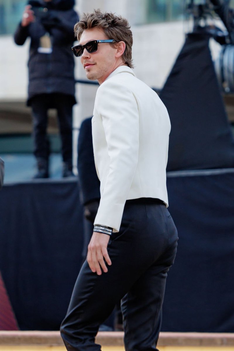 BBButler91's tweet image. Happy Monday Y'all!! Back to reality. Let's make it a good week!!