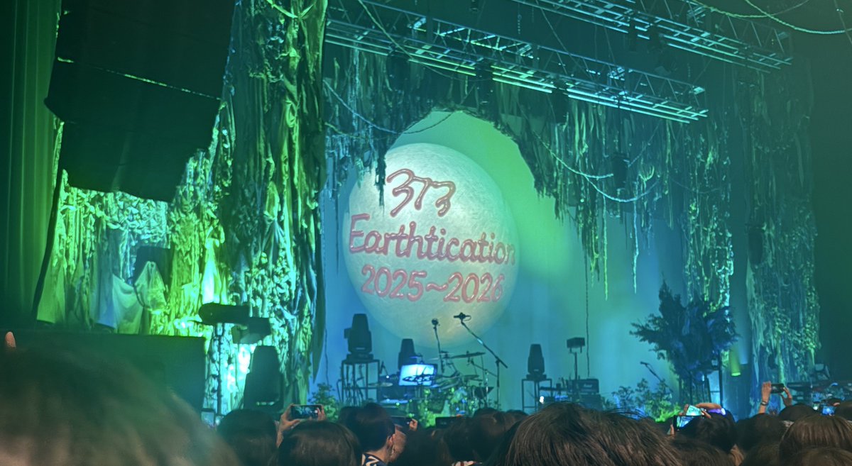 2043___k's tweet photo. 4年ぶり2回目のライブ最高でした
次も絶対行きます！
美波界隈の方々仲良くしてもらえると嬉しいです！

#Earthtication2025 https://t.co/C84gfq1IZv