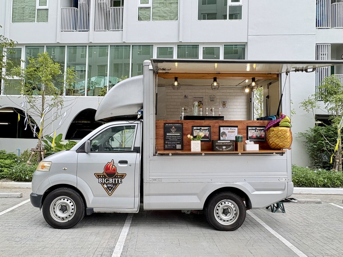 bigbitehouse's tweet image. ภาพงานบริการจัดเลี้ยงอาหารและเครื่องดื่มรับรองลูกค้าจัดเต็ม3คัน ณ คอนโด The Origin Phahol 57 🍔😋
🚩 #TheOrigin 
🙏🏼 #BigBiteCatering ขอบคุณที่ใช้บริการ 

📌 แพคเกจฟู้ดซัพพอร์ต เริ่มต้นเพียง ฿5,500
Line : lin.ee/AFpDLjvG

#foodtruckthailand #foodsupportthailand