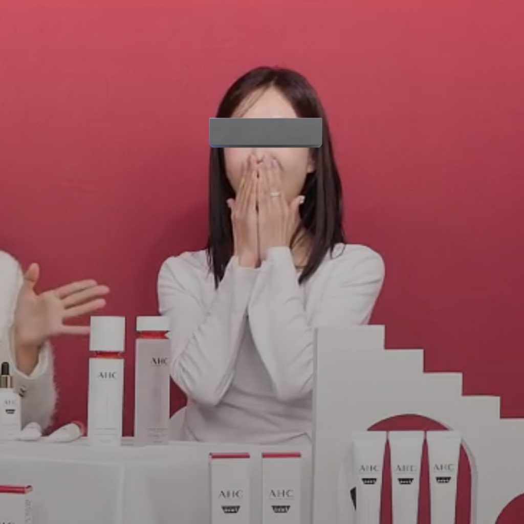 mywtae's tweet image. 방송 시작하자마자 메뚜기떼처럼 사재끼는 윈터휀걸들 보고 놀란 호스트님