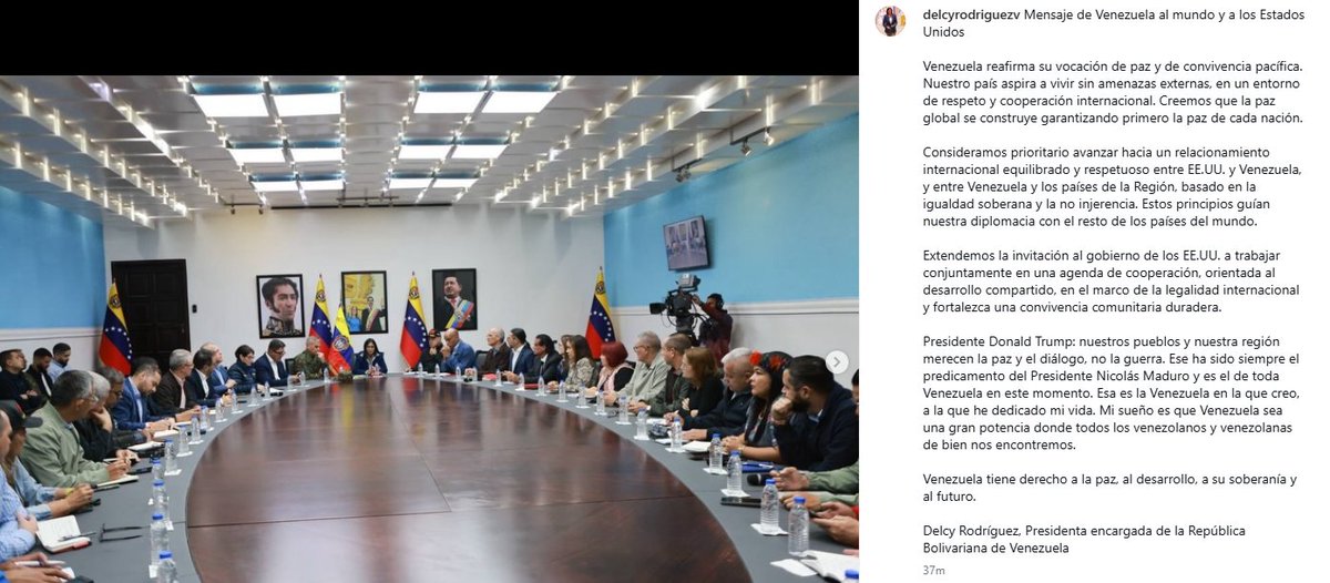En esta foto está la gente que entregó a Nicolás Maduro y Cilia Flores para transar con Estados Unidos. En esta mesa hay gente que dudasi será el próximo traicionado por sus propios camaradas. El chavismo tratando de fingir normalidad puede ser frágil.