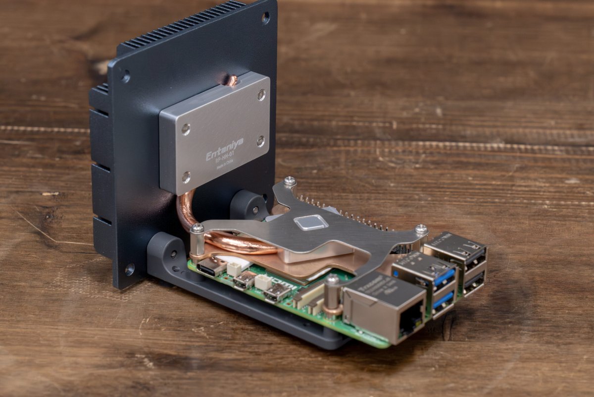 Powerful Cooling with a Heat Pipe and Heatsink for Raspberry Pi 5

The Ultimate Fully Fanless Case for Raspberry Pi 5
techietechnology.co.jp/2025/04/24/the…