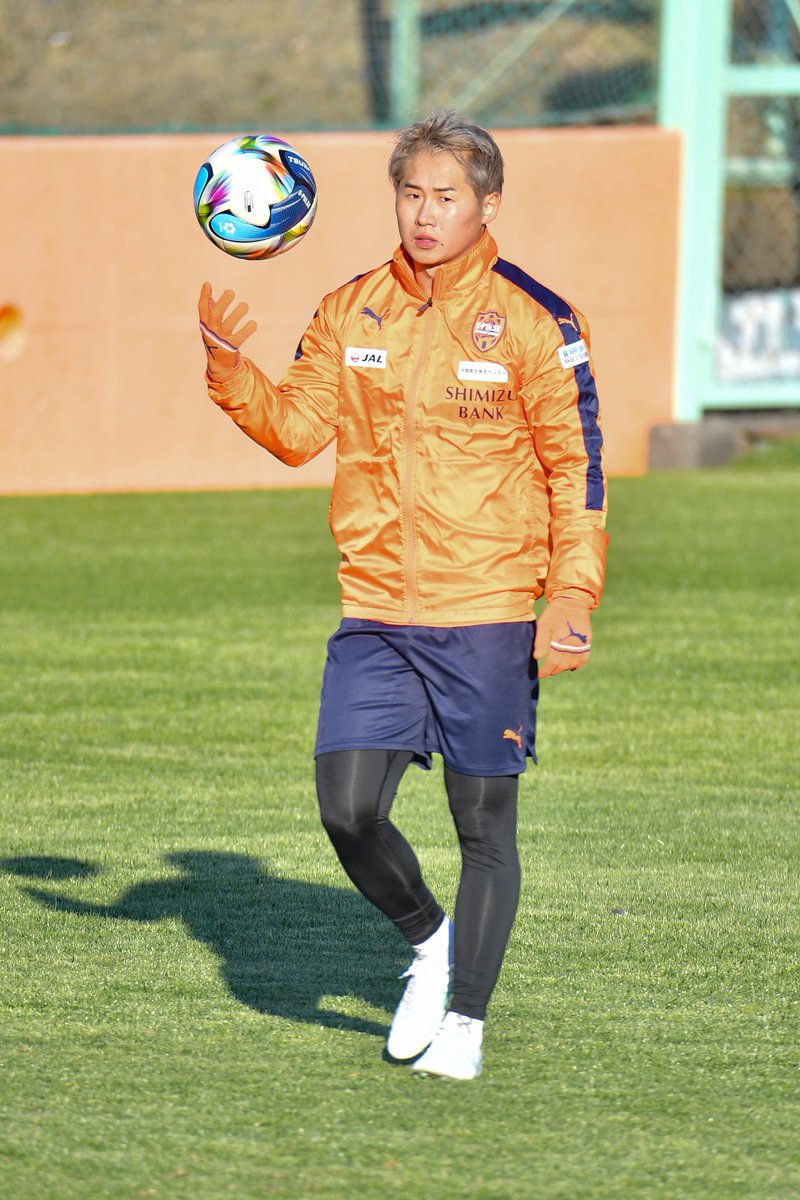 reninof_m96z's tweet photo. 井上選手、ようこそ清水エスパルスへ！
良い結果を目指してこれから共に！
#井上健太
#spulse
#エスパルス https://t.co/IWoHbvcSp6