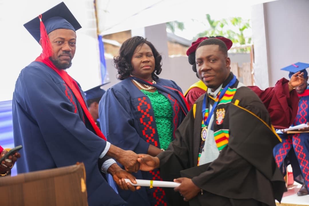 InstituteCM's tweet photo. 20.12.25: #AgibansCollege held their first #graduationceremony. All 20 graduates were awarded Diplomas and 10 matriculants were initiated to study #ICM professional qualifications.
ICM's BDDC, Michael Rubbaman, congratulated the management &amp; graduates.
Congratulations to all!🎓🤩 https://t.co/CHwRjbFphO
