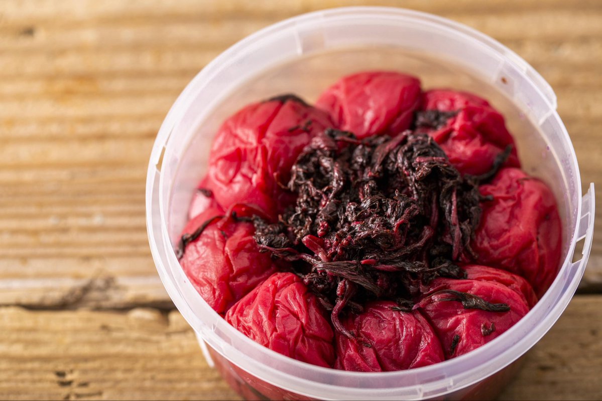 日本の梅の魅力を全国に伝えたい。
「この味を残したい！」と皆んなが思ってくれるように。

どの作物も、日本での生産が追いつかなくなってきている。

まずは梅から、日本の一次産業を変えていきます。
誰かがやってくれるのを待つのではなく、自分たちが始めます。