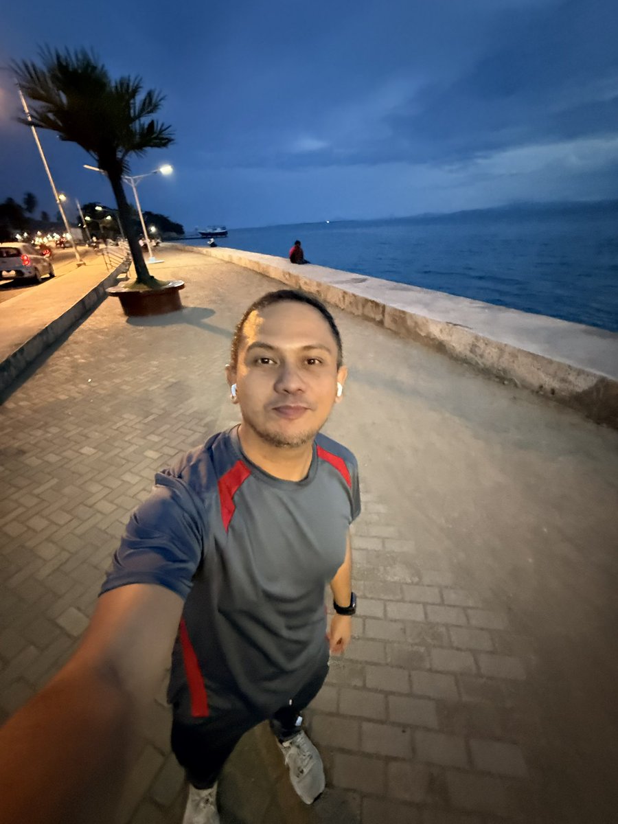 trisorthat's tweet photo. Not ready to run yet pero bawal magskip. #zamboangacity #alterzc #zamboanga #runningph #pinoyfitness https://t.co/fc20I8VvY9