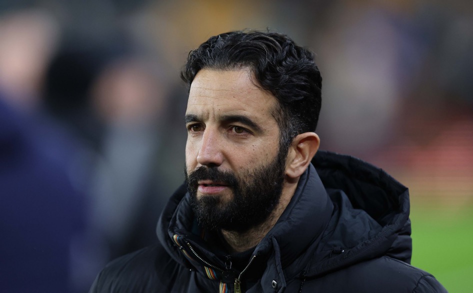 SimplyUtd's tweet image. 🚨 👔🤯 Rúben Amorim’s sacking makes him the 10th Manchester United manager to leave in just 13 years:

→ David Moyes
→ Ryan Giggs
→ Louis van Gaal
→ José Mourinho
→ Ole Gunnar Solskjær
→ Michael Carrick
→ Ralf Rangnick
→ Erik ten Hag
→ Ruud van Nistelrooy
→ Rúben…