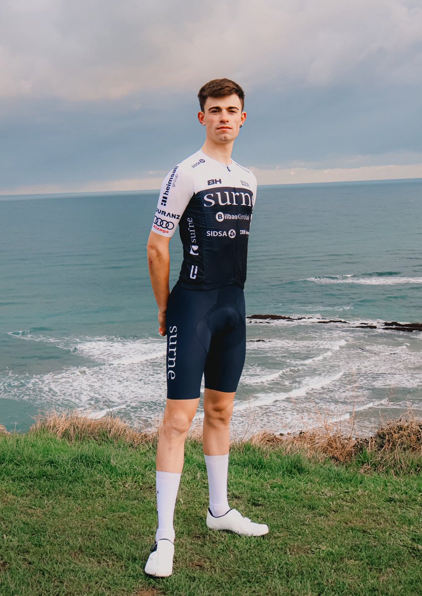 surnecycling's tweet photo. Todo comienzo empieza con una identidad, nuestra nueva piel. El 2026 ya está en marcha 💙
Hasiera berri bakoitzak identitate bat dakar, gure azal berria 💙
#ulevel #surne #surnesegurosypensiones #bhbikes https://t.co/PgyugJeQ1T