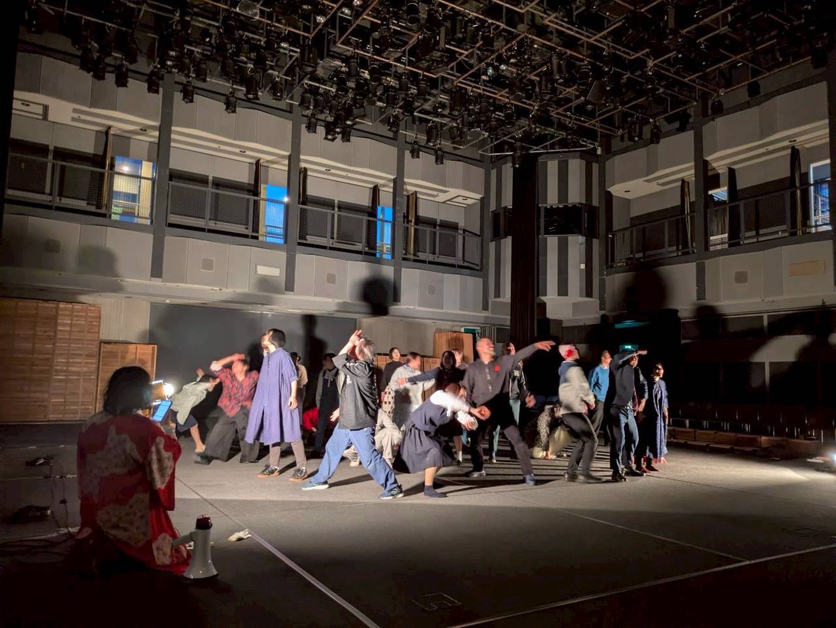 優しい劇団の大恋愛Volume伊丹
『なるべく終わらないカーテンコール』
@ AI・HALL（伊丹市立演劇ホール）

＼終演いたしました／

一夜限りの幻の劇団！
ご観劇いただきありがとうございました！

皆様のご感想もお待ちしております！