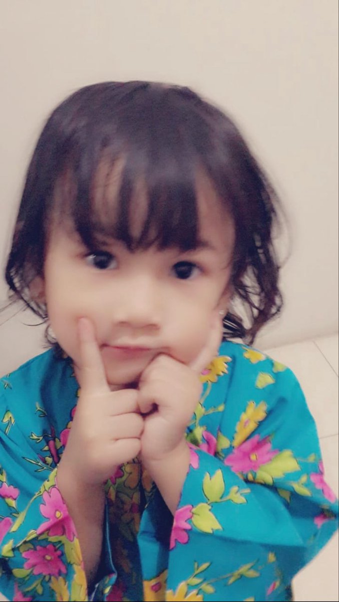 Maira_JKT48's tweet photo. Lucuan yang mana kiri apa kanan??(kanan peliss🥺🥺🫰🏻😊) https://t.co/tpFuXN1hnZ