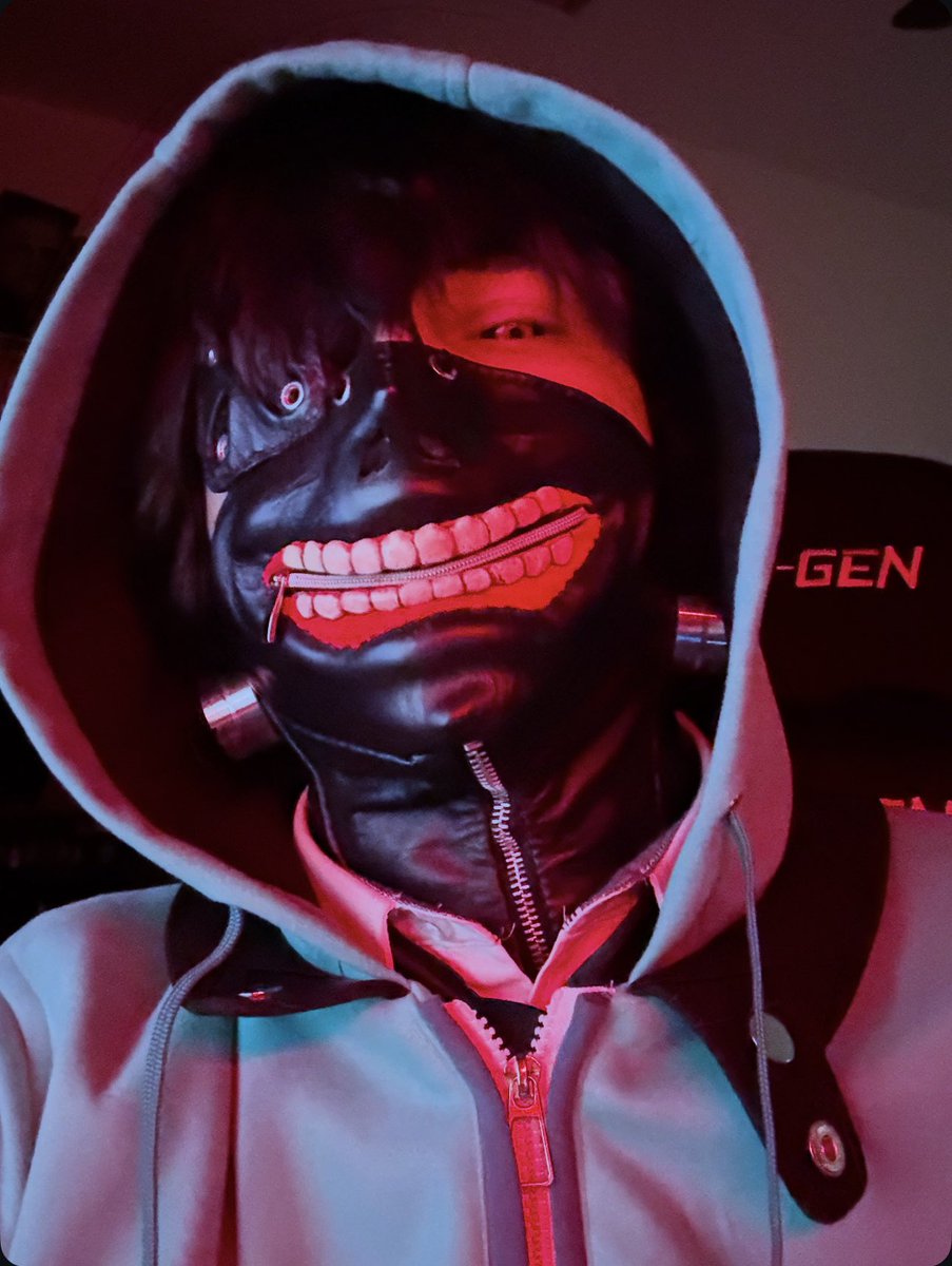 CraftixCosplays's tweet photo. Tokyo Ghoul Kaneki Cosplay I’ve been putting together!
#TokyoGhoul #KenKaneki #cosplay https://t.co/JTV46RxvOY