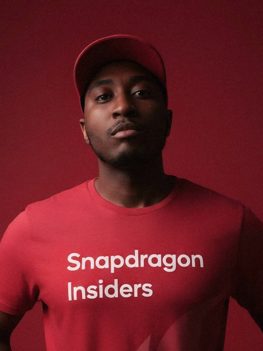 A virada de ano é a época perfeita para atualizar a foto de perfil! 👀

Que tal fazer como o Andre Moura e mostrar sua paixão pela comunidade com uma foto usando sua camiseta dos Snapdragon Insiders? 😎

Atualize sua foto, tire um print e mande na nossa DM!