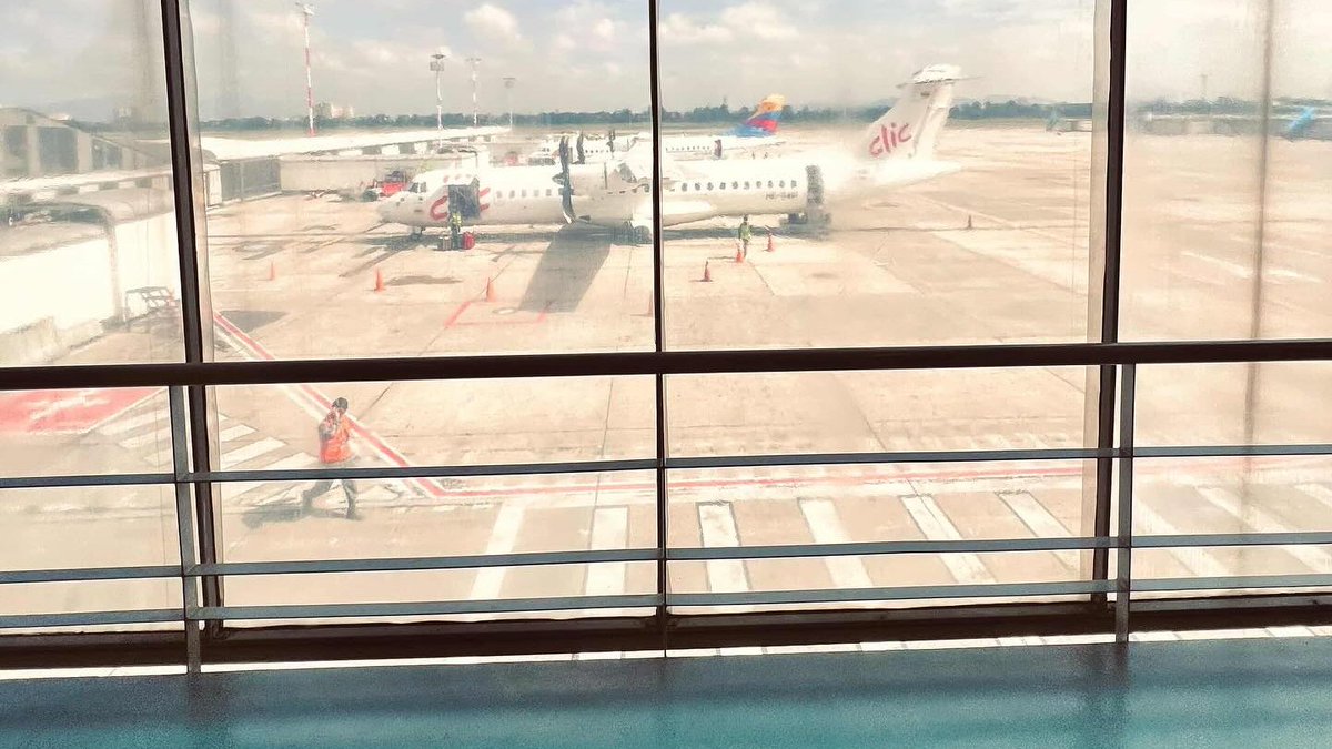 ATRaircraft's tweet image. New year, Fresh Photo Dump. Who's ready for a new start? 
Thank you wanner.1 on ig for the lovely shots 📸🛫
#NewYear #Aviation #ATR