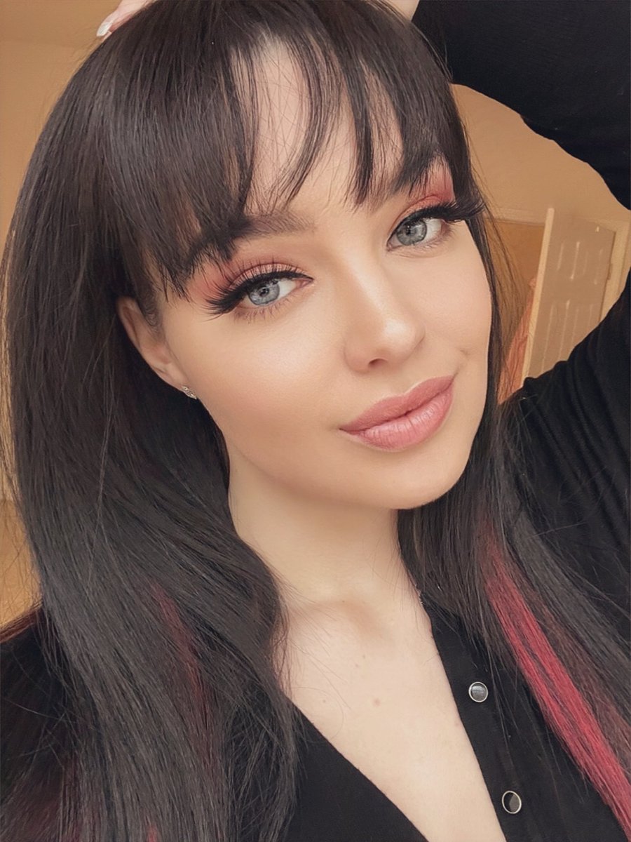 Eva 🖤 tweet media