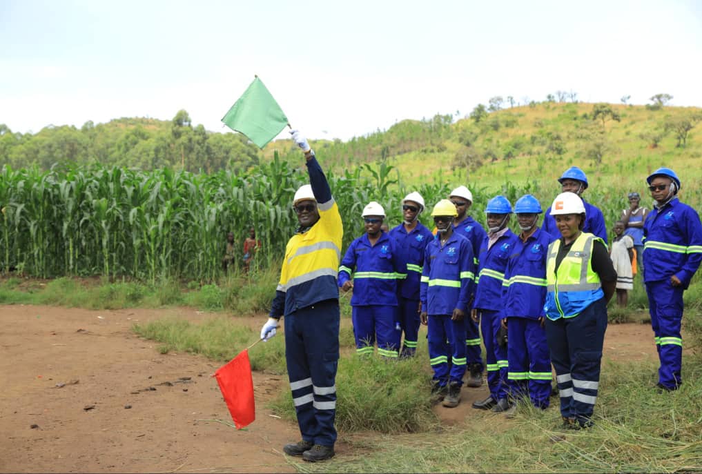 ShakirahNalugo's tweet photo. The EACOP project, through its SEI programme, is constructing a 7.5-kilometre road in Hoima District to connect Kayera and Katooke villages. This road will benefit over 6,500 residents by improving livelihoods, infrastructure, and local trade.
#GoldenPosts
#ECOP https://t.co/QvHnmcMYG8