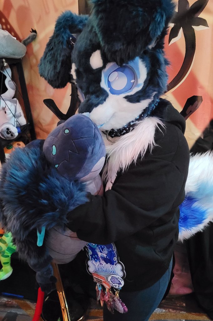 YumikiVR's tweet photo. wee babie 💙 #anthronw https://t.co/8XrxAB9SIu