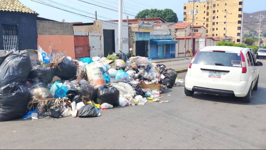 Diario_ElTiempo's tweet image. #Contaminación Registran cuatro casos de vómito y diarrea por acumulación de desechos sólidos en Pozuelos ow.ly/QeiW50XRMEM