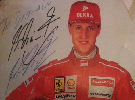 Happy Birthday Schumi!

Michael Schumacher hat meinem Sarajevo nach dem Angriffskrieg sooo sehr geholfen, dass wir ewig dankbar sein werden.
Gestern war sein Geburtstag, also lest bitte, was für ein toller Mensch er ist: