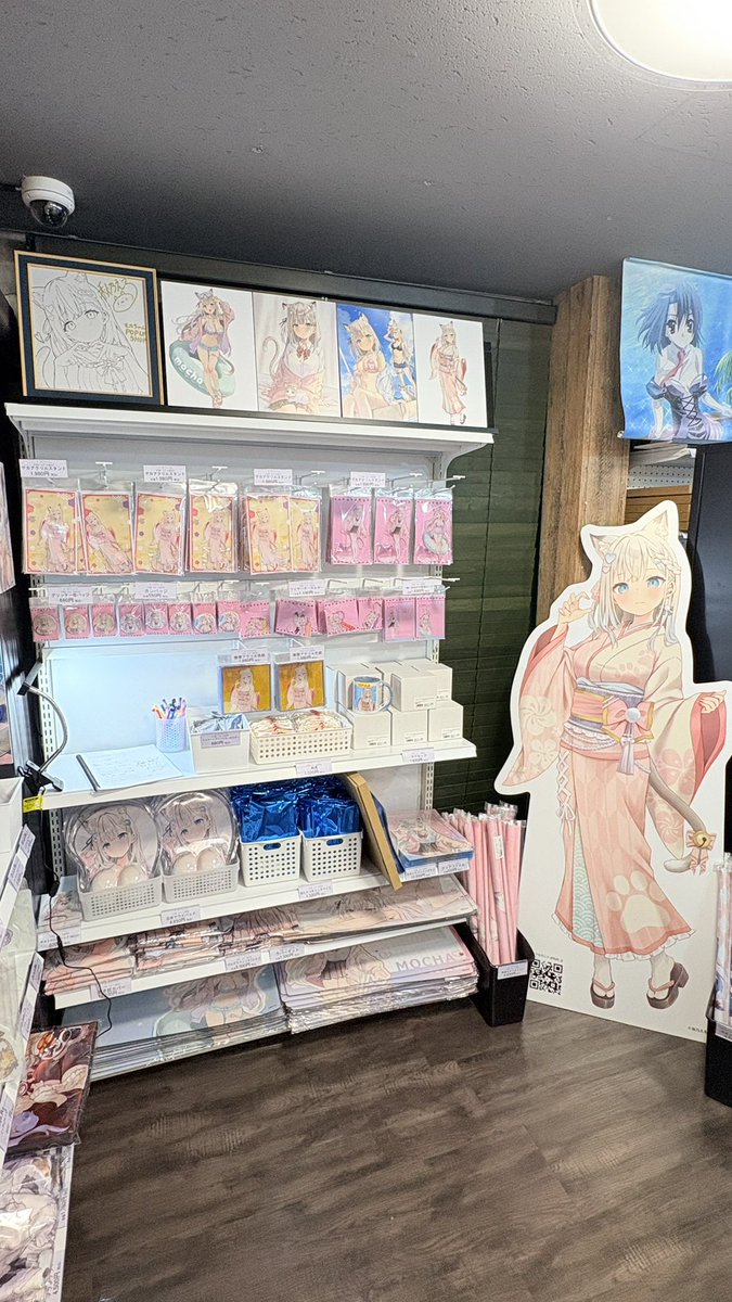 秋乃える先生のモカちゃんPOP UP SHOPと、ラジ館前のスタンドパネルを
