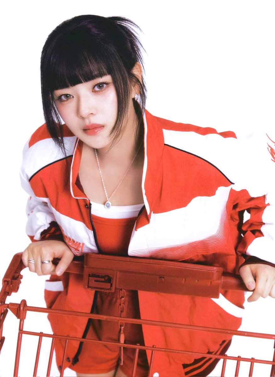 Yoobeepbeep31's tweet photo. I'D BE MORE THAN HAPPY TO BE THAT PUSHCART, THANK YOU VERY MUCH.🛒🙇‍♂️

#정연 #JEONGYEON #REDWHISPERS #TWICE https://t.co/ldr3aWwqj9