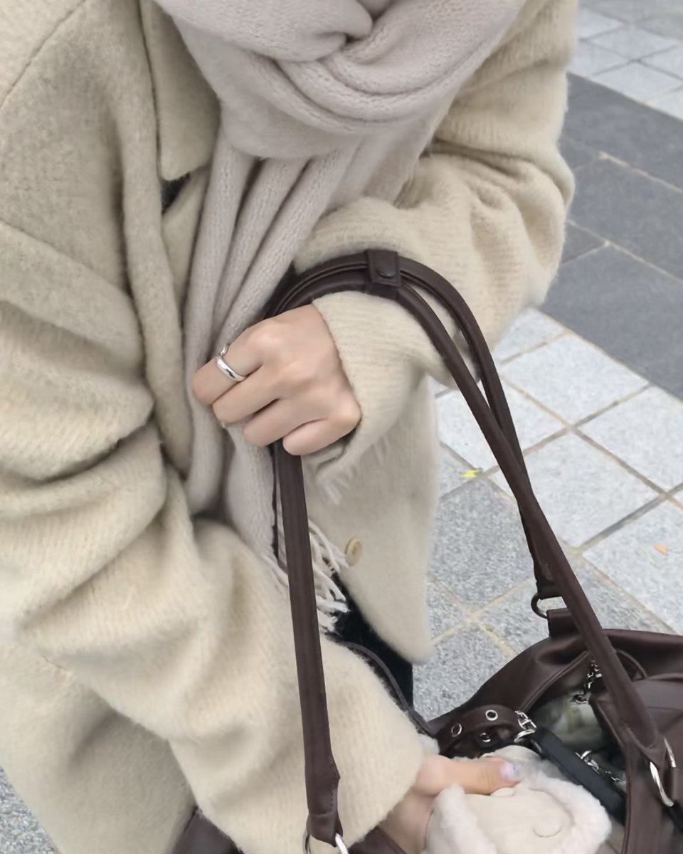 soreisord's tweet photo. 여행룩으로 입엇슨
색감이 진짜 안 흔하고 예뻐서 맘에 들음 https://t.co/u72apCpiwG