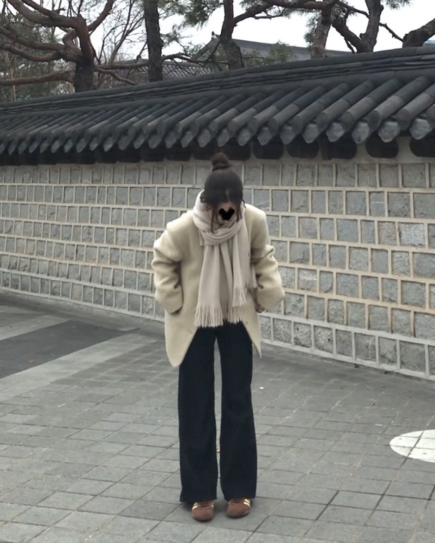 soreisord's tweet photo. 여행룩으로 입엇슨
색감이 진짜 안 흔하고 예뻐서 맘에 들음 https://t.co/u72apCpiwG