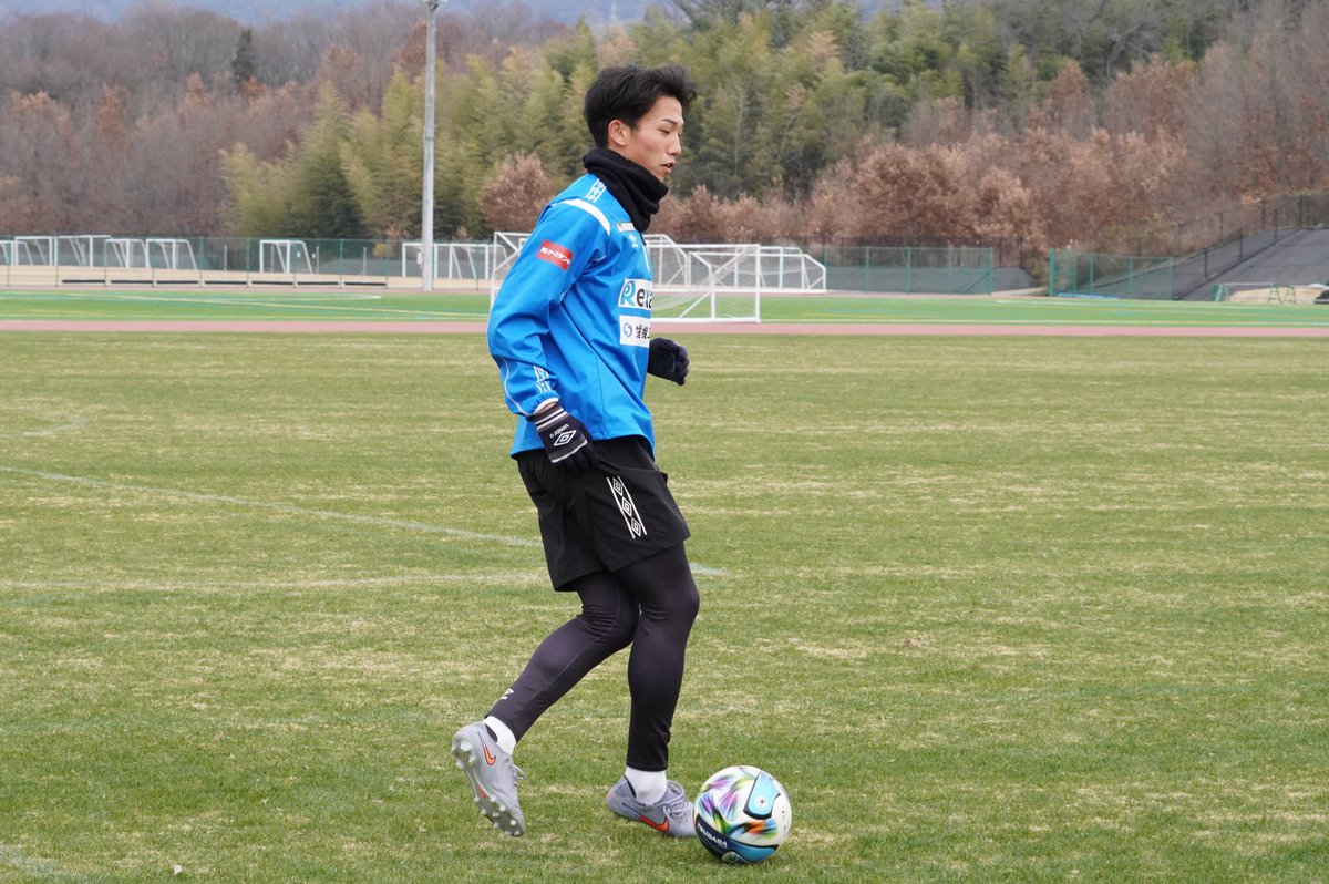 今季より #umbro を着用する #カマタマーレ讃岐 トレーニングウェアを