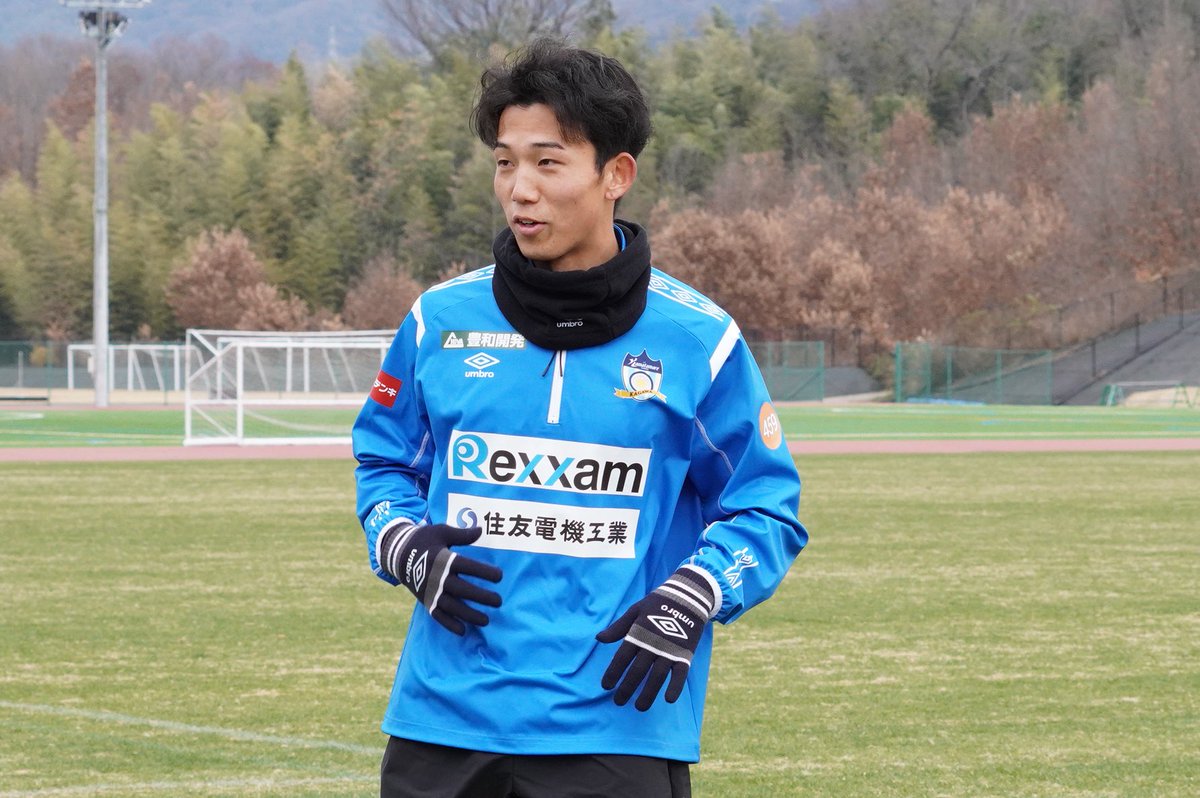 今季より #umbro を着用する #カマタマーレ讃岐 トレーニングウェアを