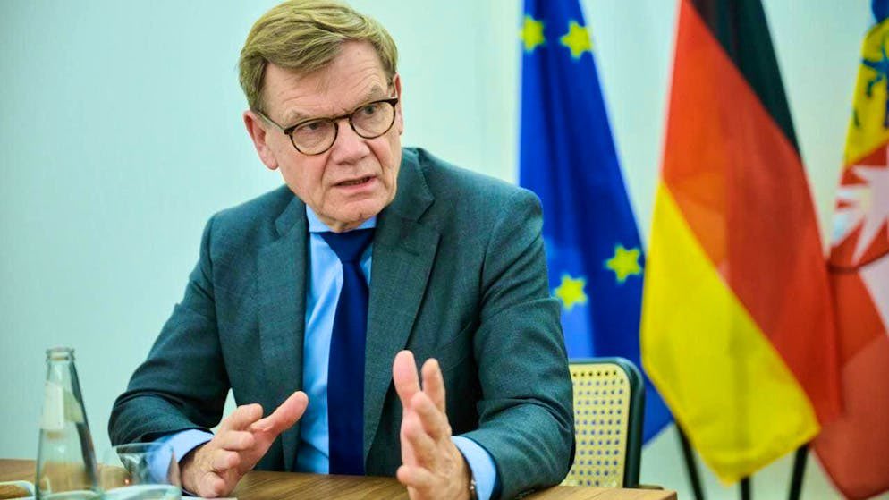 🇩🇪🇬🇱 German Foreign Minister Wadephul:

"Denmark is a member of NATO, and if there is a need to strengthen the protection of Greenland, that would be discussed within the alliance."