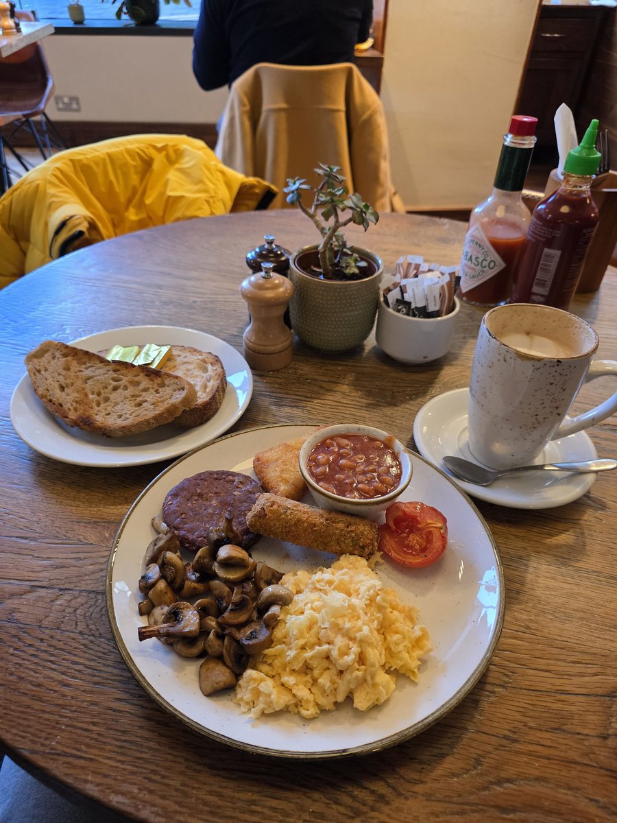 PaddyParas's tweet photo. 32 today and the birthday morning tradition continues! 
1. Wake up to freezing cold
2. Witness Snowfall
3. Have a banger workout 
4. Brekkie @ Café North https://t.co/g0ZhwjzcDK