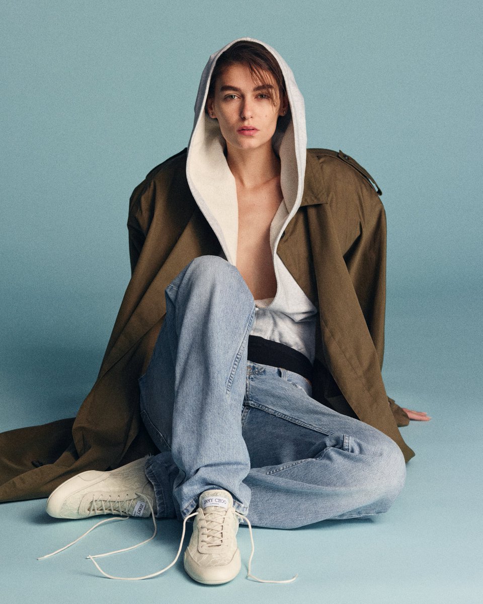 jimmychoo's tweet photo. The Sunny trainer pairs feminine lace with supple suede for an effortlessly light and refined silhouette.

Discover more at https://t.co/QyArkWa9Nh

#JimmyCho https://t.co/IoHWsd4386