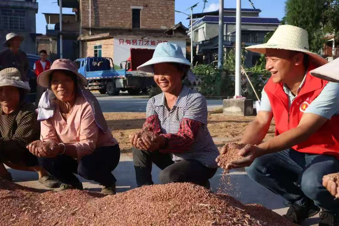 ClairGrandLoin's tweet image. #killline aux États-Unis vs système d’aide ciblée pour prévenir la rechute dans la pauvreté en #Chine
La véritable mesure de la civilisation d’une société réside dans la façon dont elle traite les groupes les plus vulnérables. #killline #PovertyAlleviation