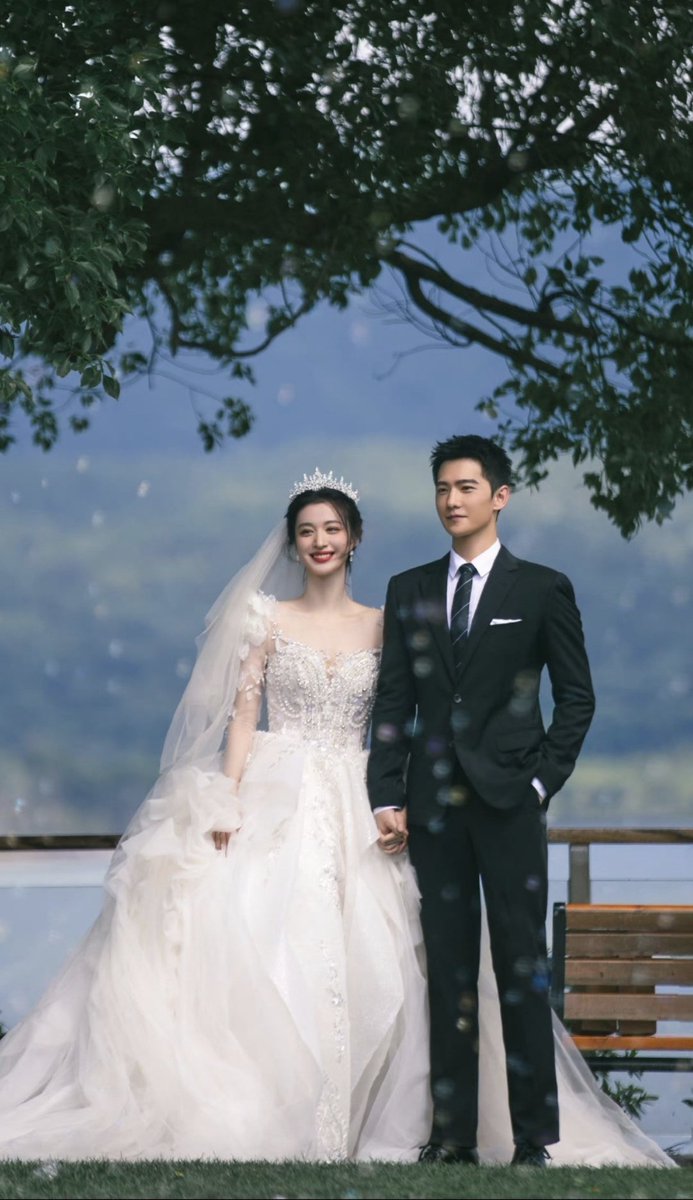 lilszh's tweet image. #FireworksofmyHeart 🤵🏻👰🏻‍♀️