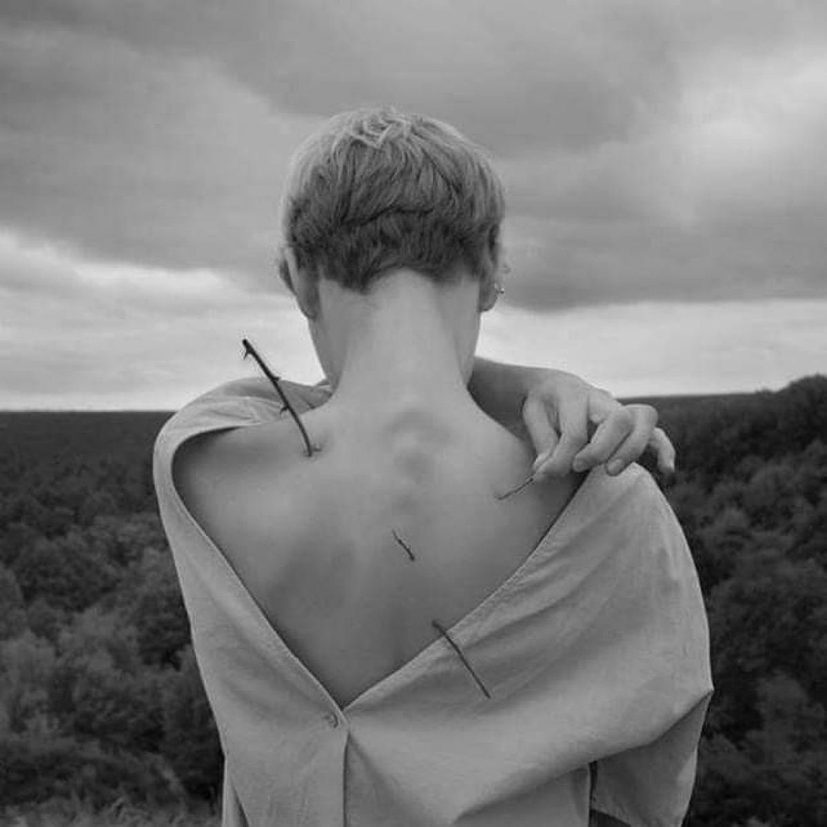 “Kendine olan saygın, sevilme isteğinden büyük olmak zorunda…”