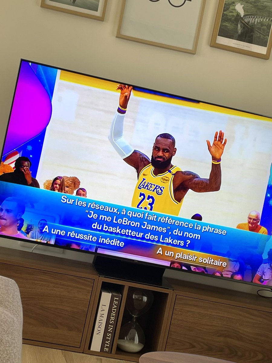 clip2pfut's tweet photo. Qui a validé ça encore 😭 @TF1 https://t.co/xtzoFtiMdL