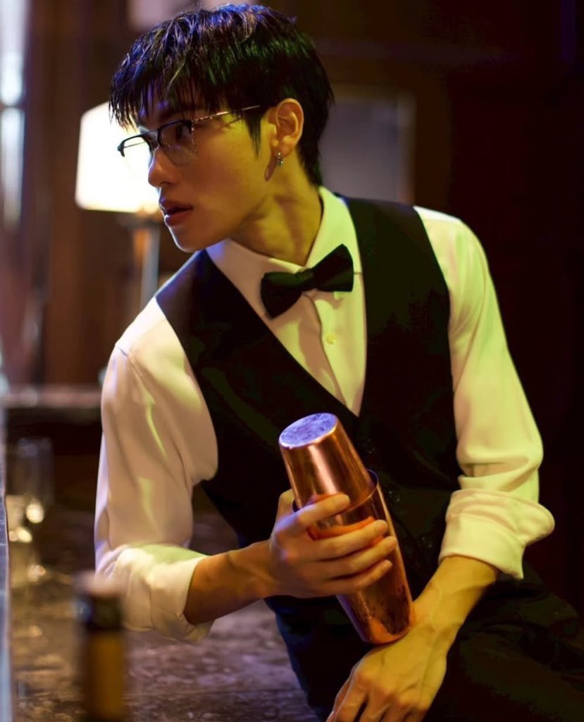 lovelykannz's tweet image. hear me out………