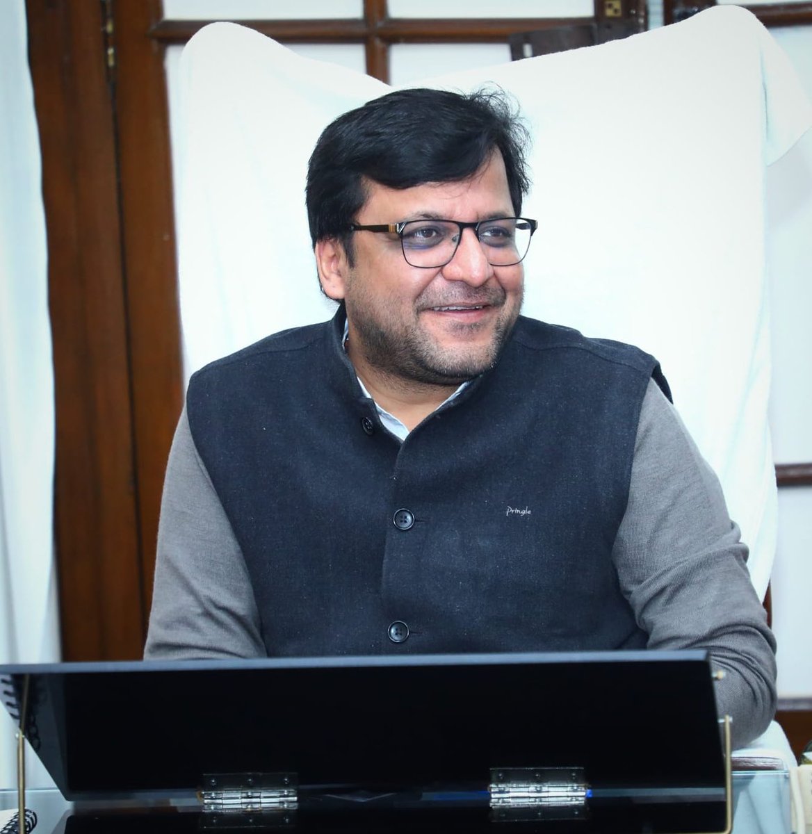 ▪️लखनऊ-प्रदेश के आबकारी एवं मद्यनिषेध राज्यमंत्री (स्वतंत्र प्रभार) श्री नितिन अग्रवाल ने बताया कि वित्तीय वर्ष 2025-26 में 39,695.73 करोड़ की राजस्व प्राप्ति हुई है।माह दिसम्बर में 4,551.62 करोड़ रुपये राजस्व अर्जित किया गया है। 
▪️आबकारी मंत्री ने बताया कि गतवर्ष 2024-25 में