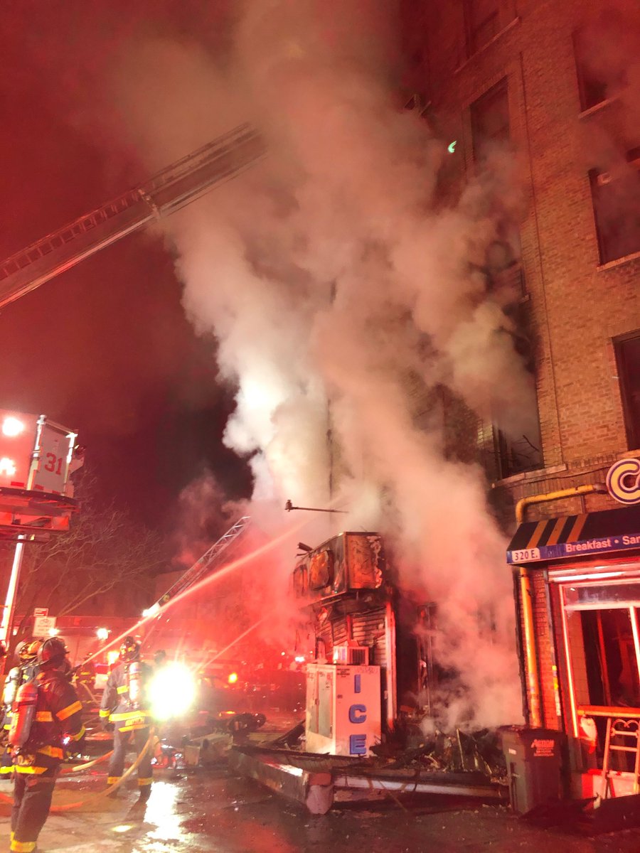 nycemergencymgt's tweet image. FDNY operations are ongoing at a five alarm fire at Findlay Ave &amp;amp; 170th Street in the Bronx. NYC Emergency Management is on scene supporting interagency coordination.

Residents, workers, and commuters in the area should expect heavy smoke, street closures, and significant
