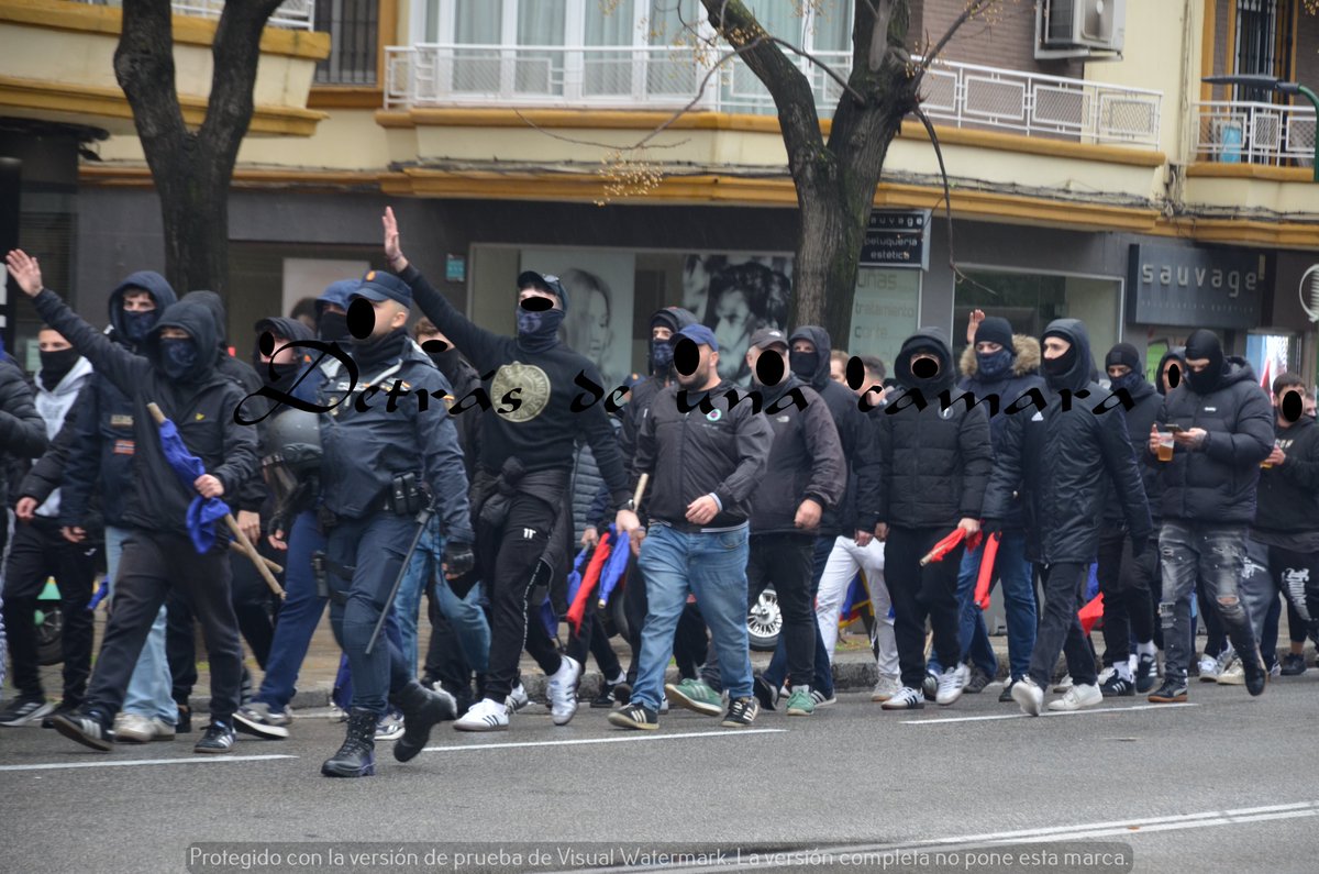 LA GRADA DETRÁS DE UNA CÁMARA tweet media