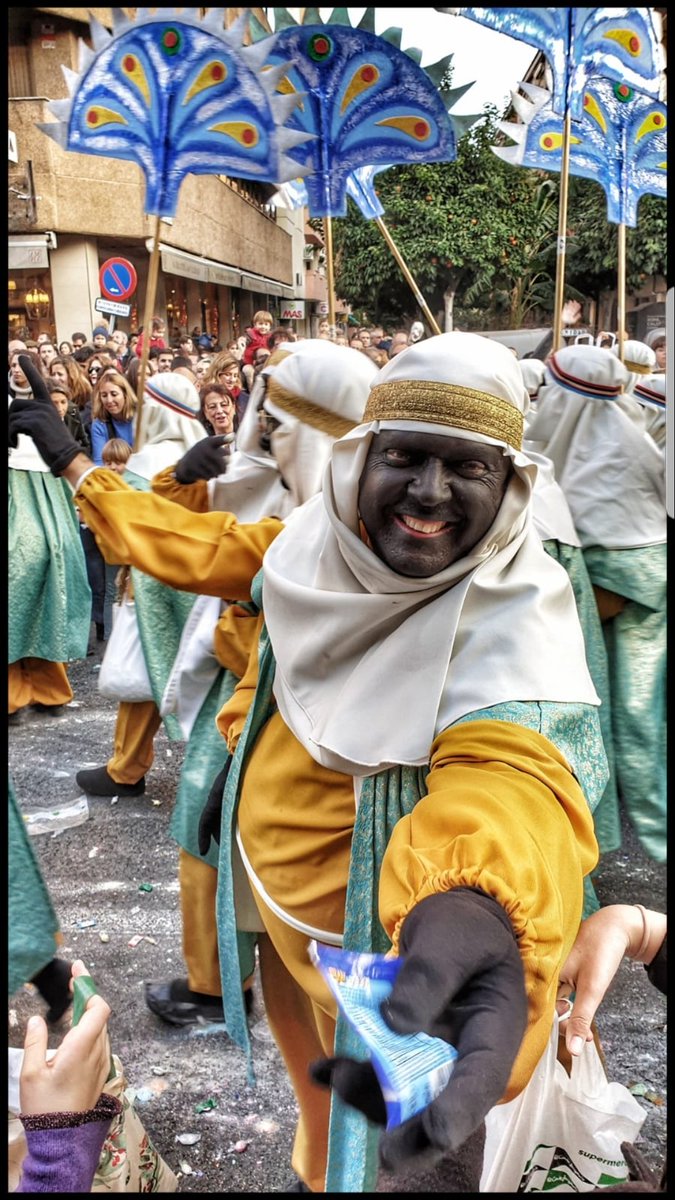 javier_mrquez's tweet photo. Ilusión un año más por acompañar a los Reyes Magos!!! Viva la magia del 5 de enero! #CabalgataSev26 https://t.co/t5fmxio7Yy