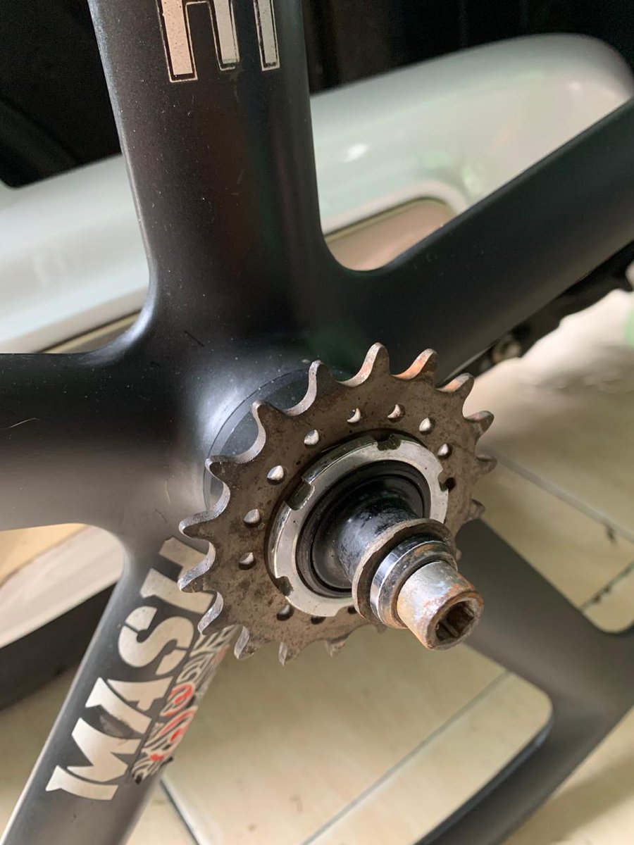 silvie handatan tweet media